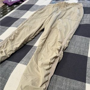 Lululemon Joggers - size 8
